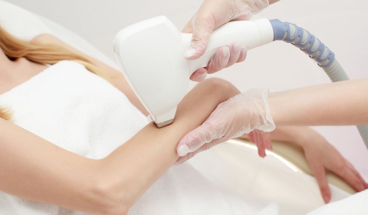 ثالثاً: العناية بالبشرة وخدمات الجلدية