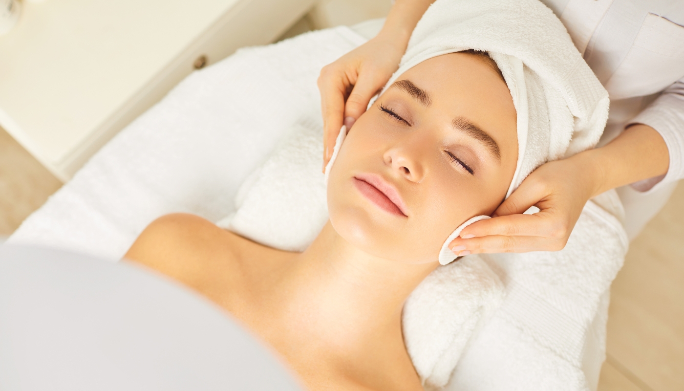 جلسات تنظيف البشرة جلسات تنظيف البشرة